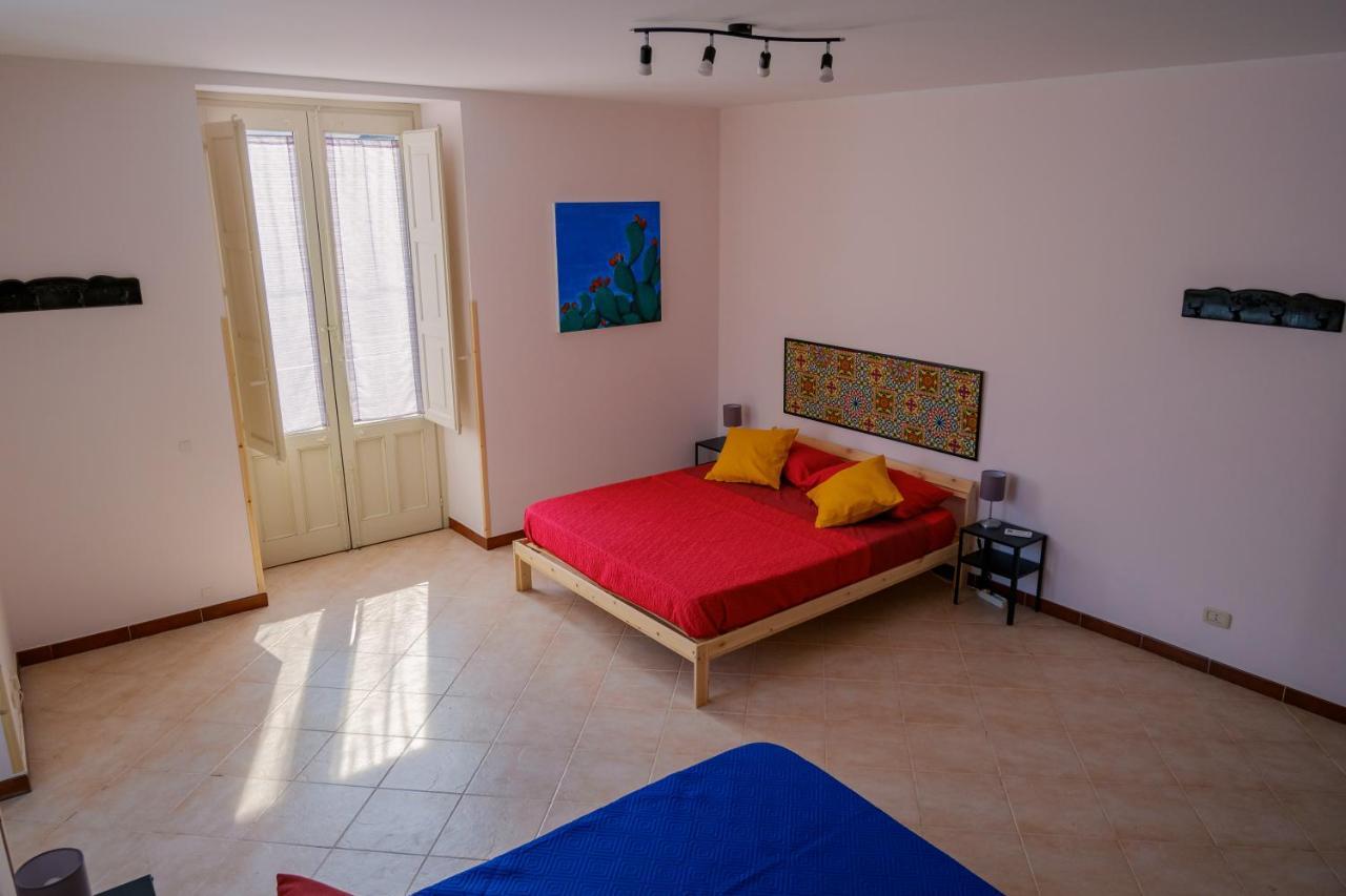 U Passiaturi Big House Apartment Катания Екстериор снимка